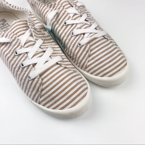 women's mad love lennie sneakers